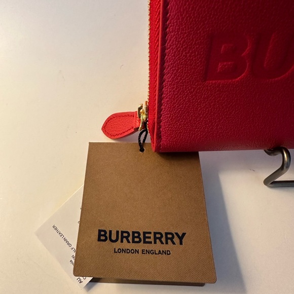 NWT Burberry Zippy Wallet - Picture 2 of 2
